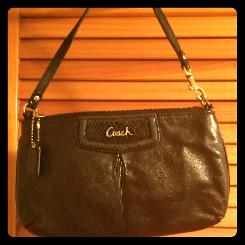 *PRE LOVED* Coach Black Pouchette Bag.